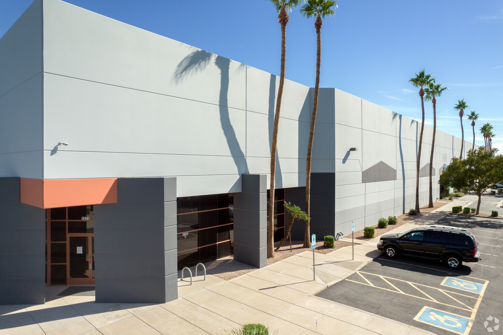 1171 N Fiesta Blvd, Gilbert, AZ for lease Primary Photo- Image 1 of 5