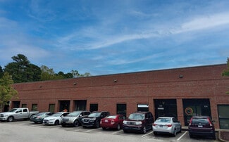 Plus de détails pour 100-118 Kitty Hawk Dr, Morrisville, NC - Local d'activités à louer