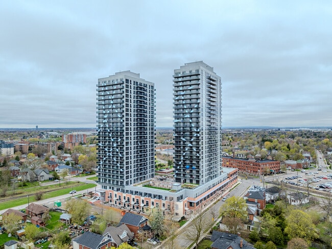 More details for 45 Railroad St, Brampton, ON - Office/Retail for Lease