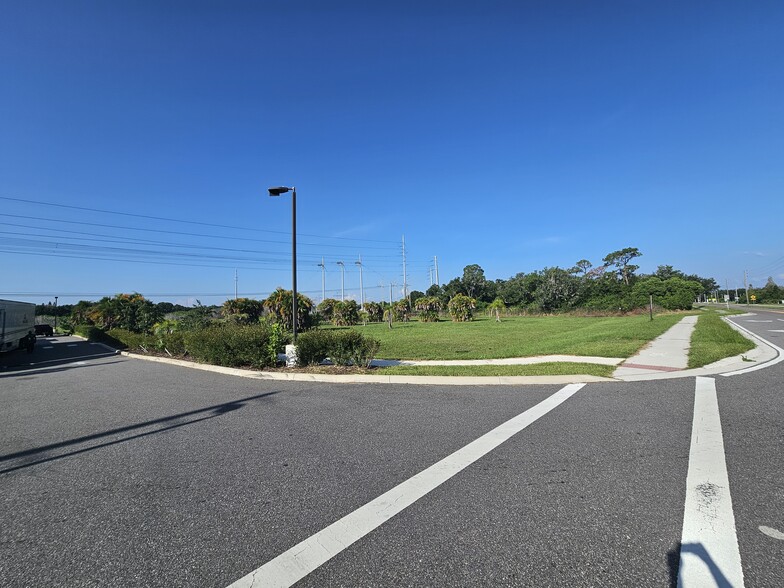 E Shell Point Rd, Ruskin, FL for lease - Primary Photo - Image 1 of 10