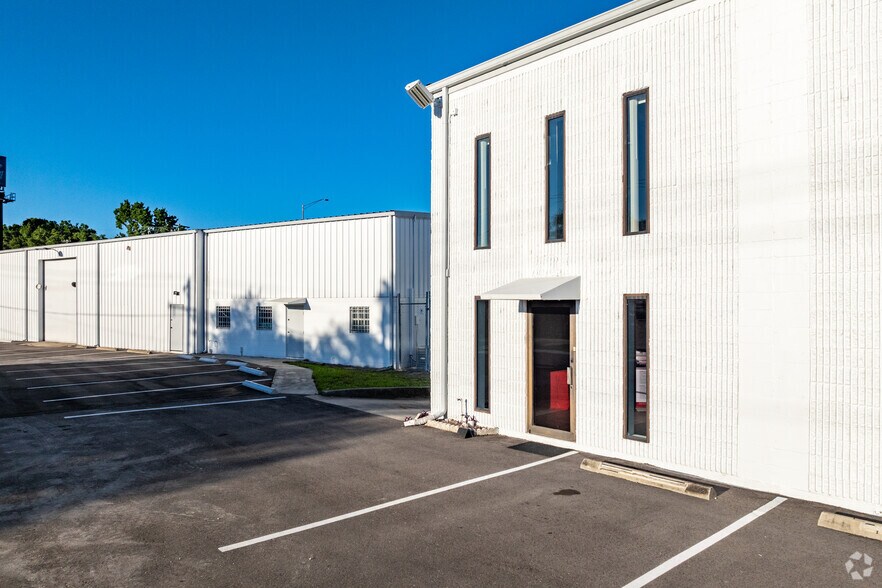 1030 S 86th St, Tampa, FL à vendre - Photo du bâtiment - Image 3 de 41