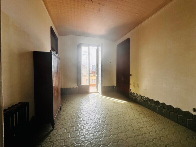 Immeuble residentiel dans Terrassa, Barcelona à vendre - Photo intérieure - Image 2 de 9