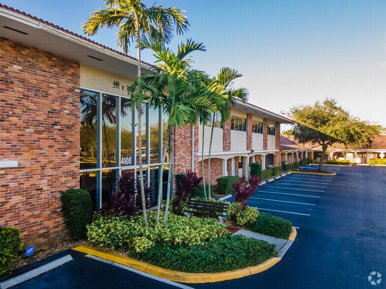 4100 S Hospital Dr, Plantation, FL à louer - Photo principale - Image 1 de 14