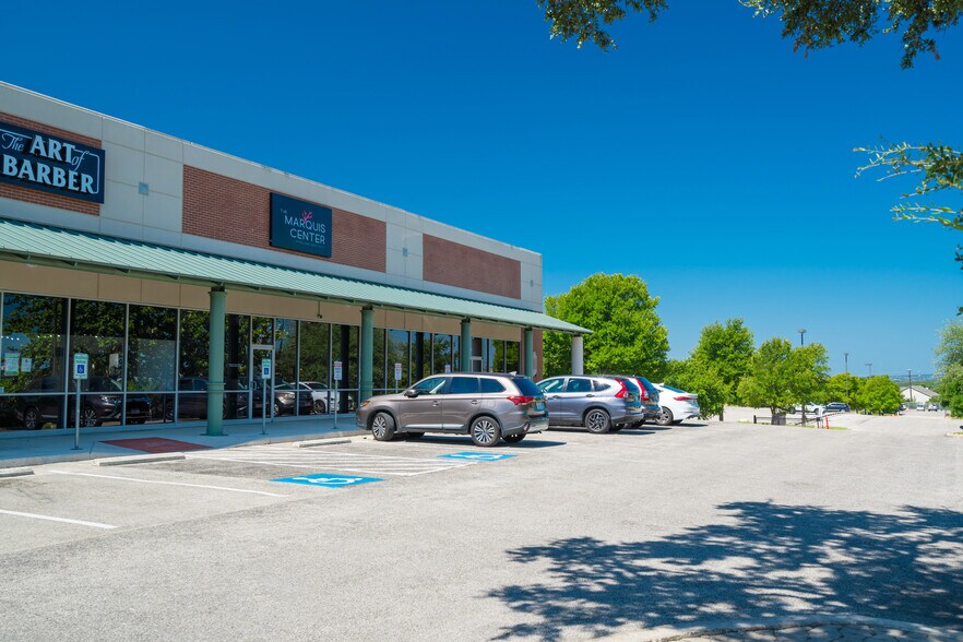 5638 W Hausman Rd, San Antonio, TX à louer - Photo du bâtiment - Image 3 de 3