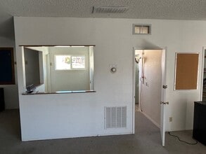 135 Magnolia Ave, Tonopah, NV à vendre Photo intérieure- Image 2 de 4