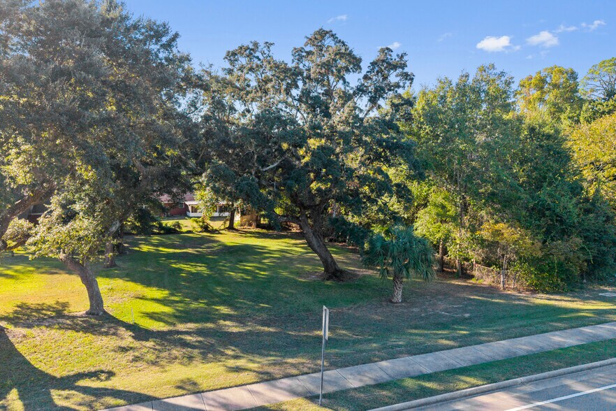 Cowan Rd, Gulfport, MS à vendre - Photo du bâtiment - Image 1 de 16