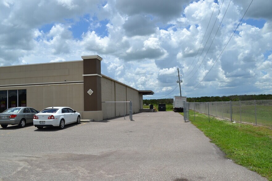 607 Us Highway 27 S, Avon Park, FL à louer - Photo du bâtiment - Image 2 de 15