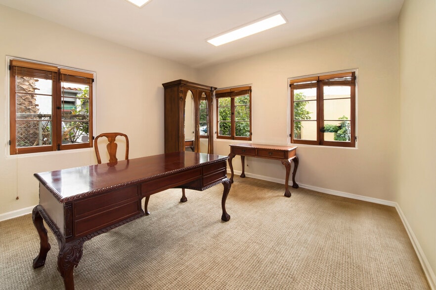 2003 N Broadway, Santa Ana, CA for lease - Building Photo - Image 3 of 21