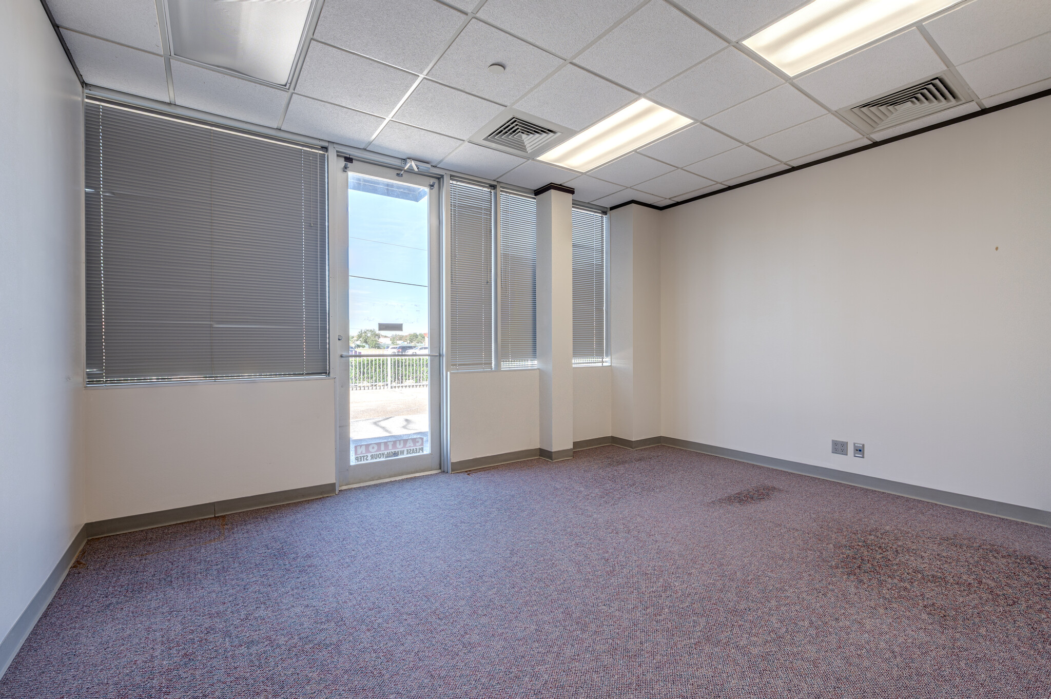 2947 E Broadway St, Pearland, TX for lease Interior Photo- Image 1 of 4