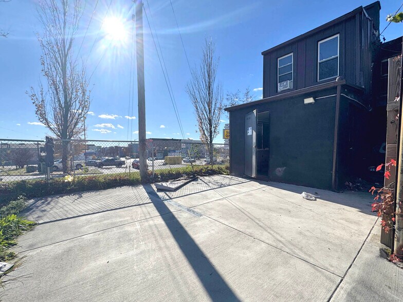 2527 Greenmount Ave, Baltimore, MD à vendre - Photo du bâtiment - Image 3 de 19