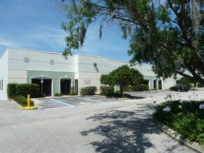 4780-4806 N Orange Blossom Trl, Orlando, FL for lease Building Photo- Image 2 of 3