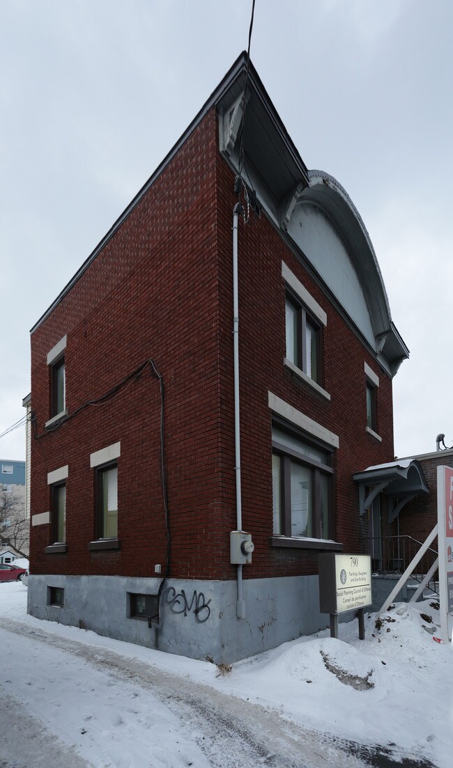 Plus de détails pour 790 Bronson Ave, Ottawa, ON - Bureau/Commerce de détail à louer