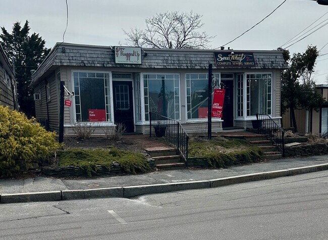 Plus de détails pour 705 Main St, Hyannis, MA - Commerce de détail à vendre