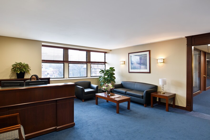 2 Overhill Rd, Scarsdale, NY à louer - Autre - Image 1 de 5