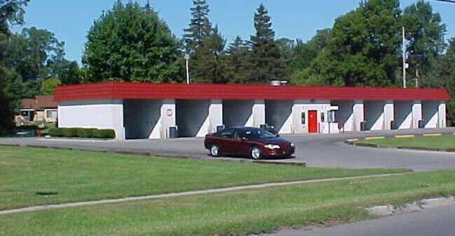More details for 5790 Dixie Hwy, Saginaw, MI - Specialty for Sale