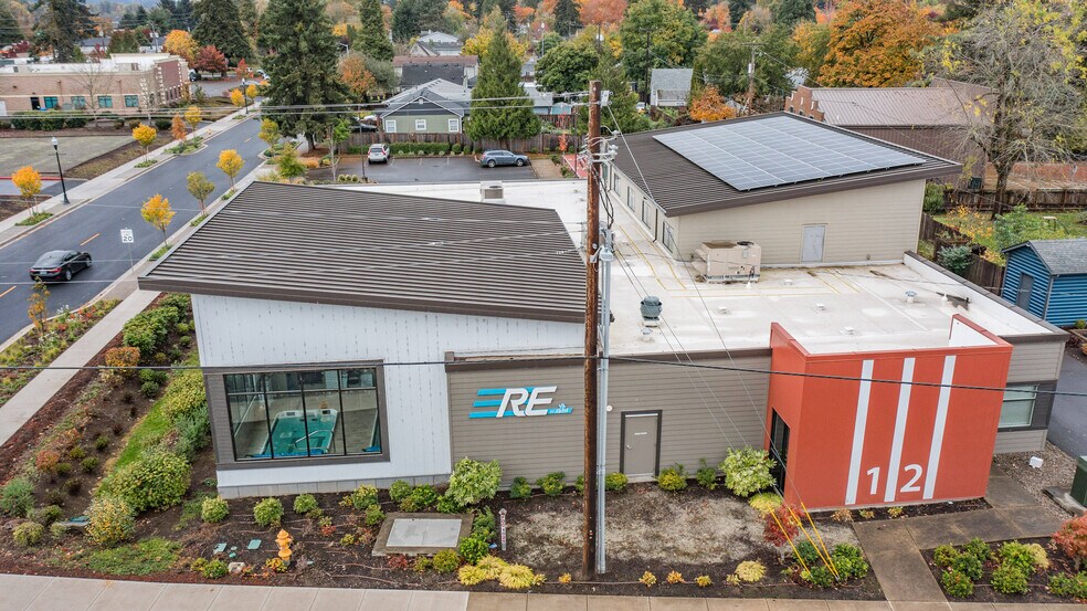 1025 2nd St NW, Salem, OR à vendre - Photo du bâtiment - Image 2 de 45