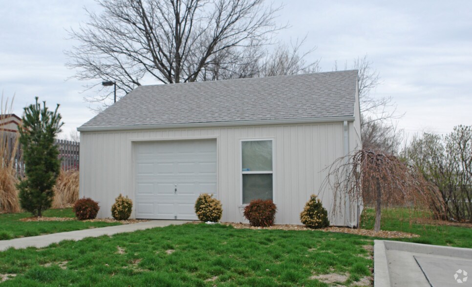 1101 W Us-40 Hwy, Blue Springs, MO à louer - Photo du bâtiment - Image 3 de 15