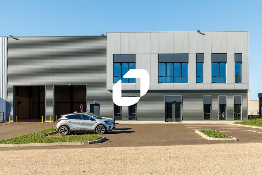 20-24 Avenue Du 24 Août 1944, Corbas for lease - Building Photo - Image 3 of 33