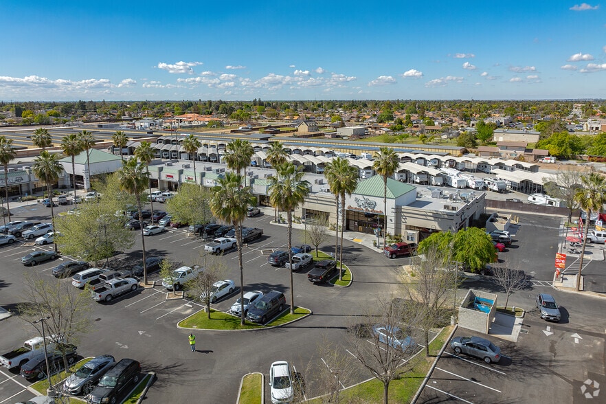 3015 Calloway Dr, Bakersfield, CA for lease - Building Photo - Image 3 of 14