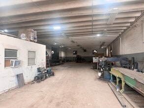 2335-2337 NW 149th St, Opa-locka, FL for lease Interior Photo- Image 2 of 5