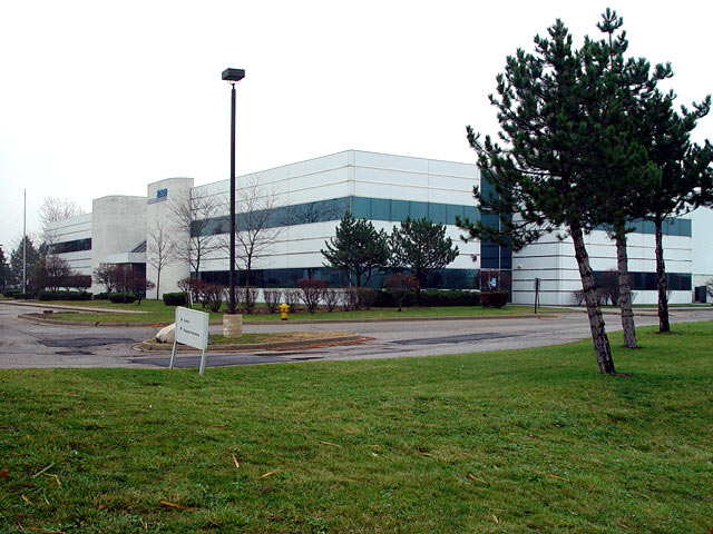 22800 Hall Rd, Clinton Township, MI à louer - Photo du bâtiment - Image 2 de 25