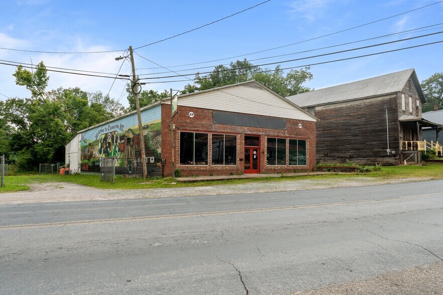 403 Carthage St, Cameron, NC à vendre - Photo du bâtiment - Image 2 de 24