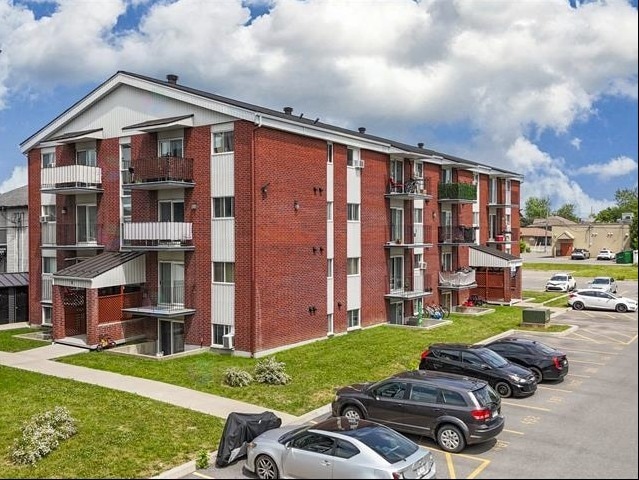 More details for 6 Rue Yvan-Ménard, Saint-remi, QC - Multifamily for Sale