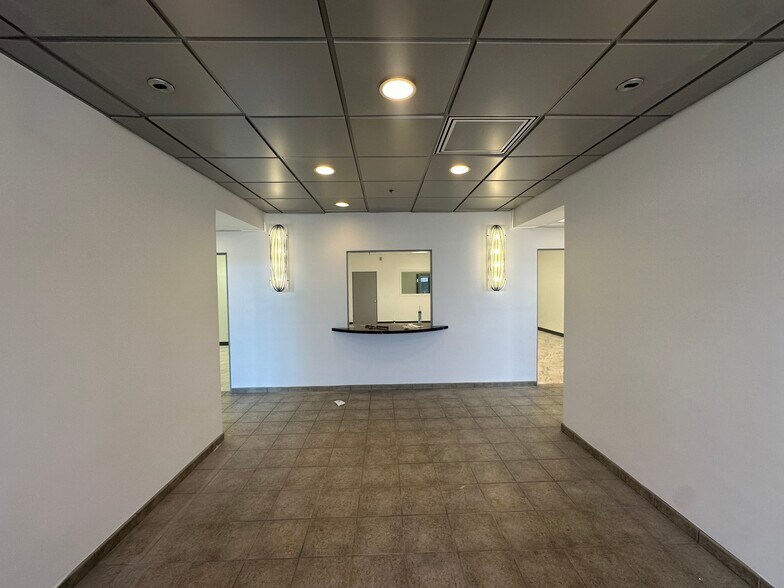 459 Park Ave, San Fernando, CA à louer - Photo du bâtiment - Image 2 de 7