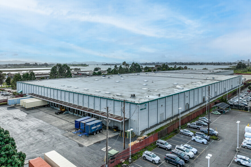 7200-7240 Edgewater Dr, Oakland, CA for lease - Primary Photo - Image 1 of 16