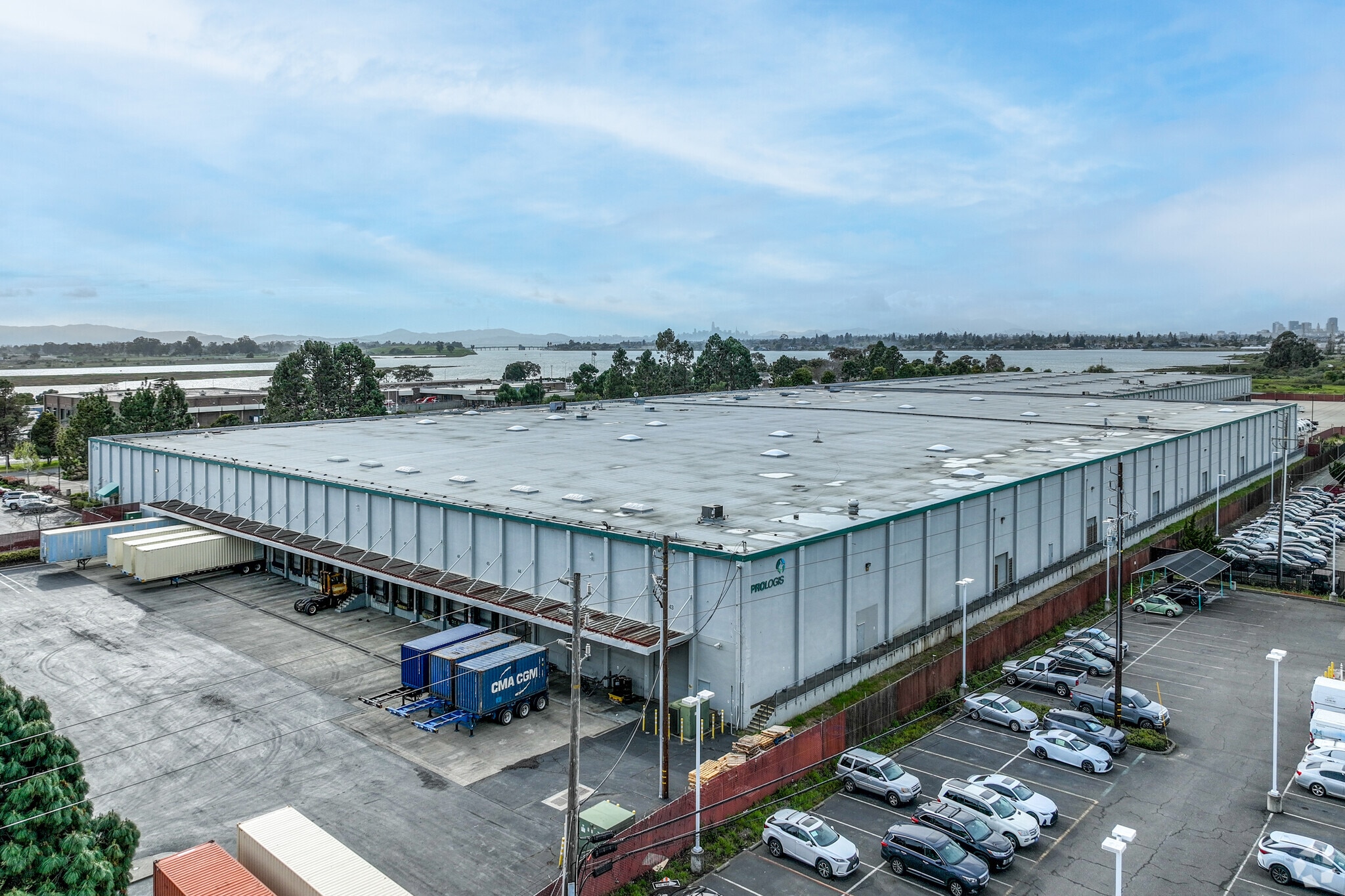 7200-7240 Edgewater Dr, Oakland, CA à louer Photo du bâtiment- Image 1 de 27
