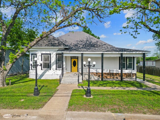 Plus de détails pour 327 S Robb St, Trinity, TX - Spécialité à vendre