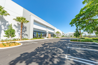 311 Racetrack Loop, Pompano Beach, FL for lease Interior Photo- Image 2 of 16