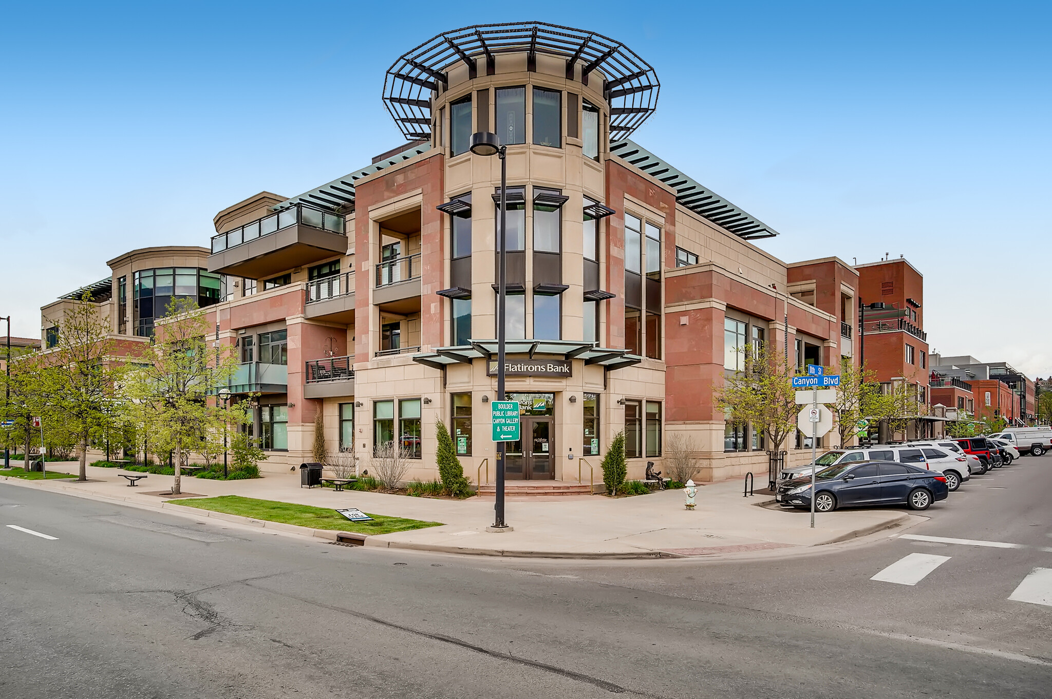 1055-1095 Canyon Blvd, Boulder, CO à louer Photo principale- Image 1 de 4