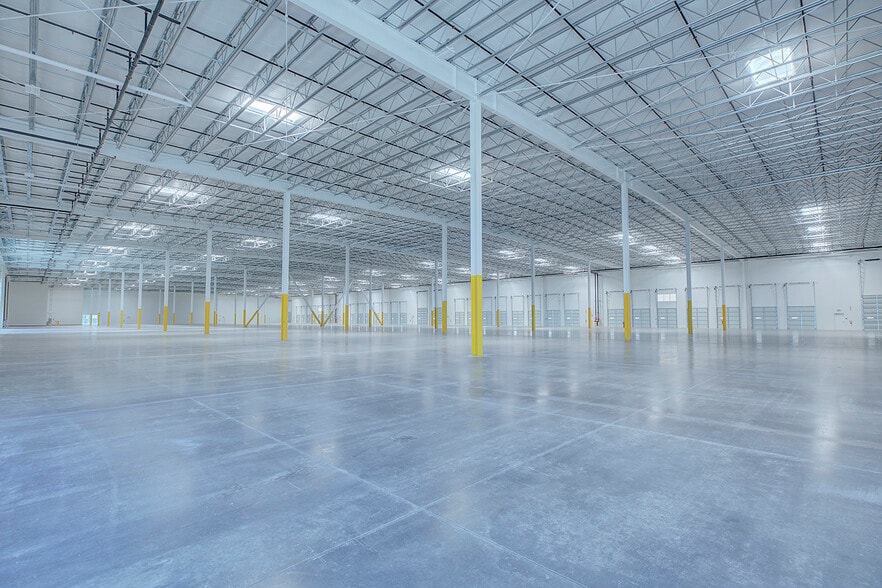 7425 Lone Tree Rd, Sacramento, CA for lease - Interior Photo - Image 3 of 11