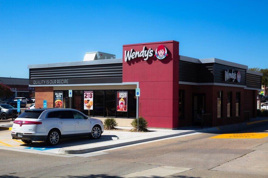 2661 Midway Rd, Carrollton, TX à louer - Photo du bâtiment - Image 2 de 7