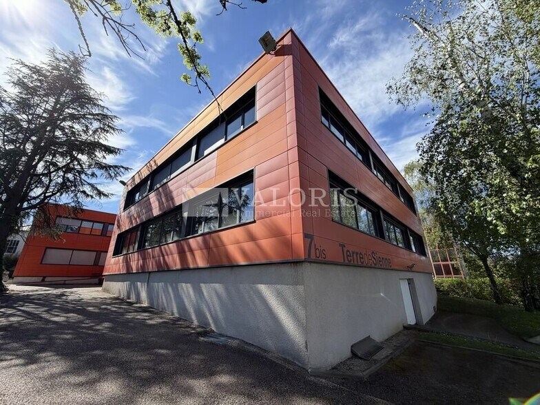 7 Rue Des Aulnes, Champagne-au-Mont-d'Or à louer - Photo du bâtiment - Image 1 de 12