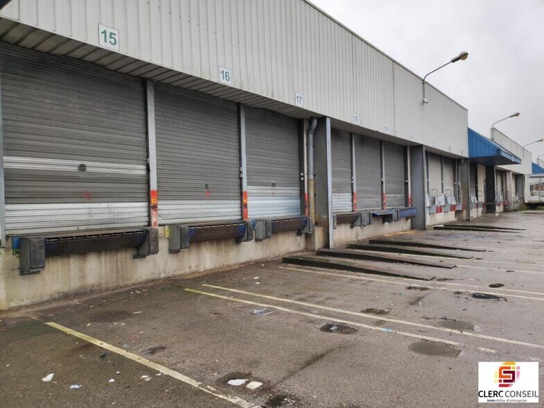 Flex dans Saint-Étienne-du-Rouvray à louer - Photo du bâtiment - Image 2 de 13