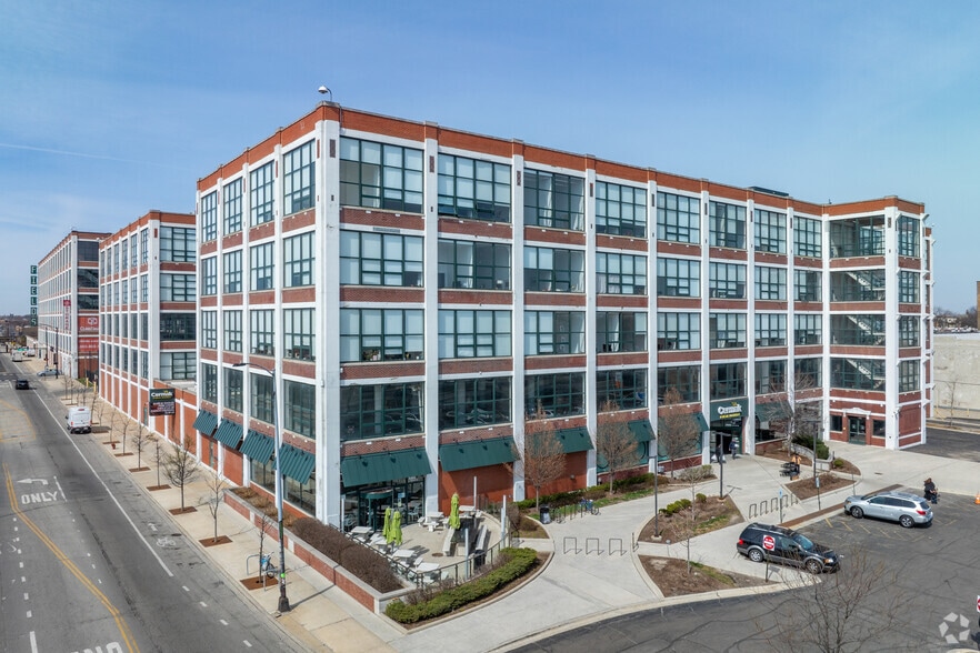 4000 W Diversey Ave, Chicago, IL for lease - Building Photo - Image 1 of 16