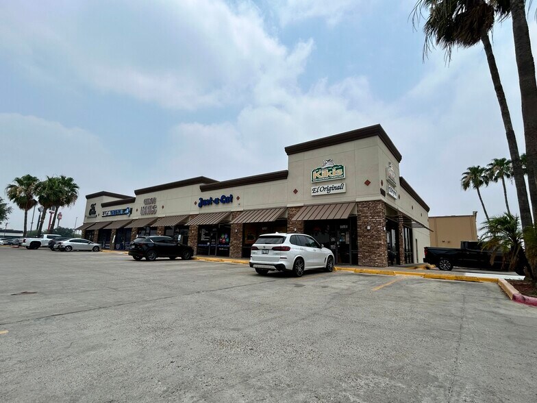 1100 S Jackson Rd, McAllen, TX à louer - Photo du bâtiment - Image 2 de 5