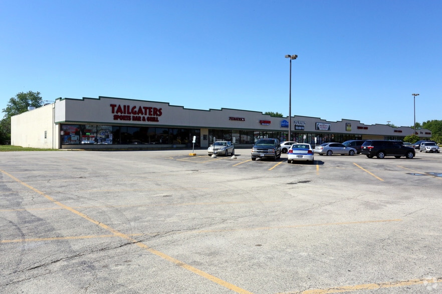431-497 W Boughton Rd, Bolingbrook, IL for lease - Primary Photo - Image 1 of 1