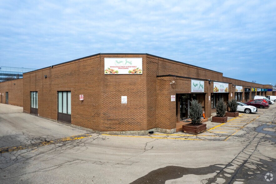 1035 Queensway E, Mississauga, ON à vendre - Photo principale - Image 1 de 1