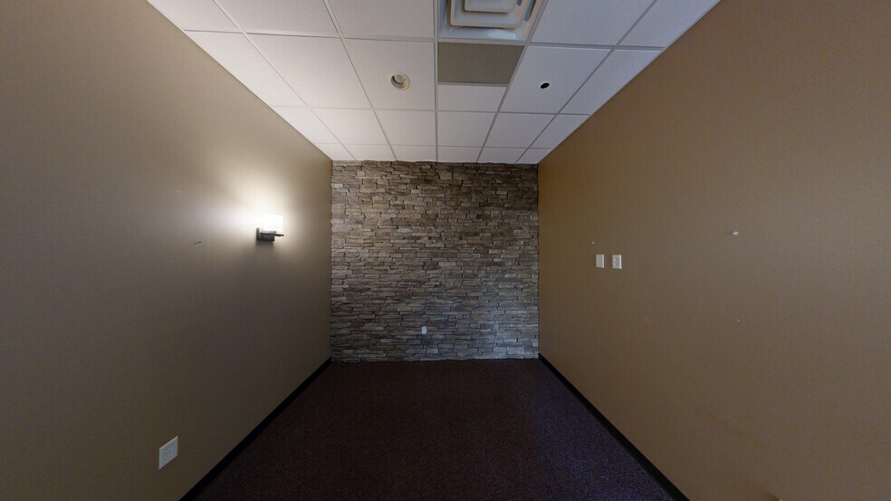 1125 E Dupont Rd, Fort Wayne, IN à louer - Photo du bâtiment - Image 3 de 7
