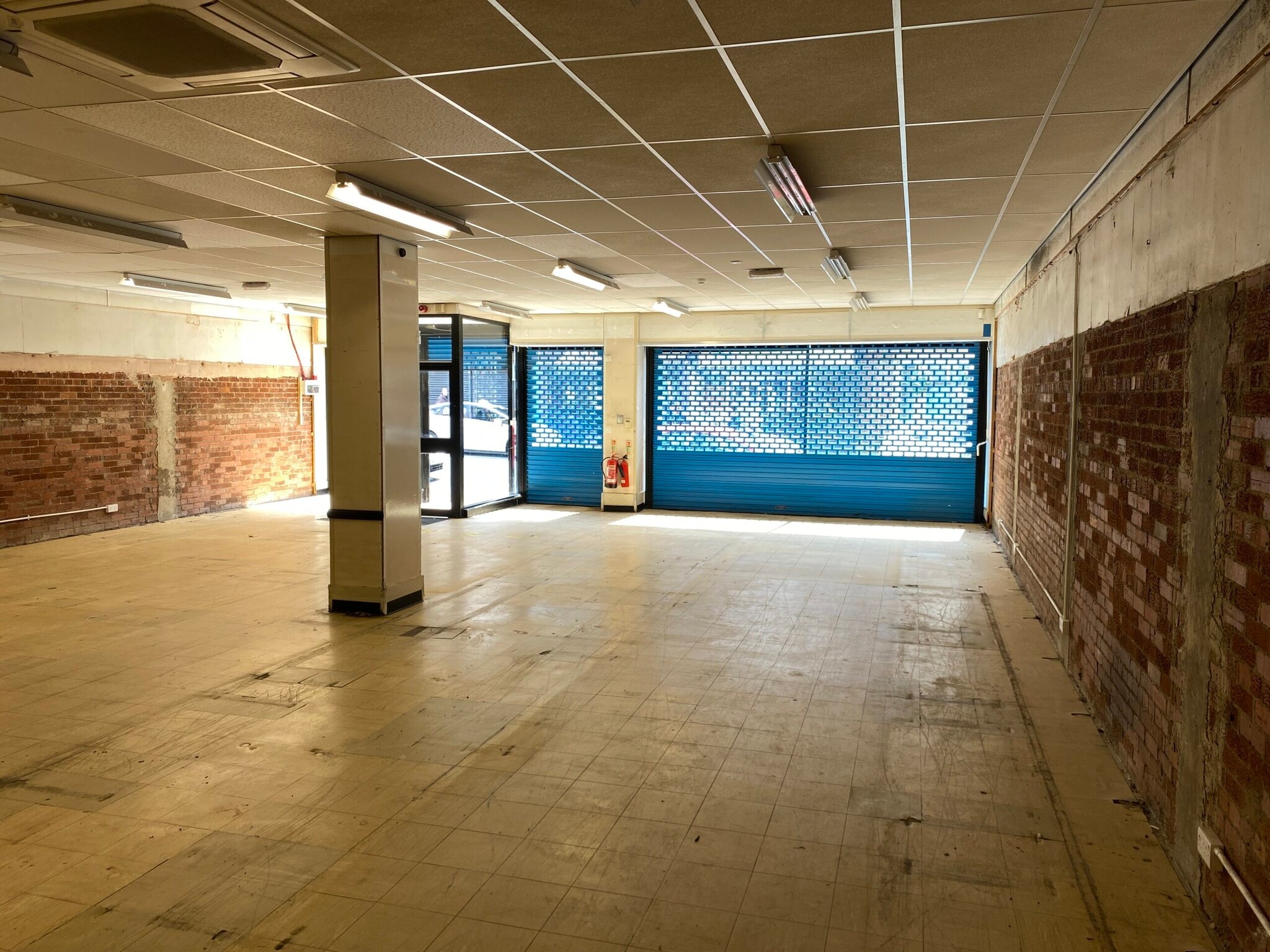 93-95 Yorkshire St, Rochdale for lease Interior Photo- Image 1 of 2