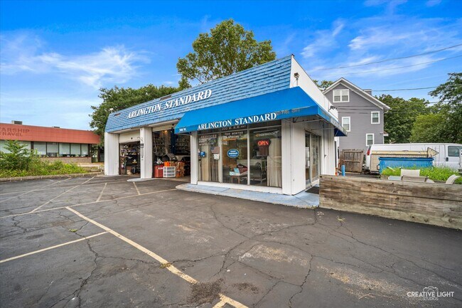 Plus de détails pour 300 W Northwest Hwy, Arlington Heights, IL - Commerce de détail à vendre