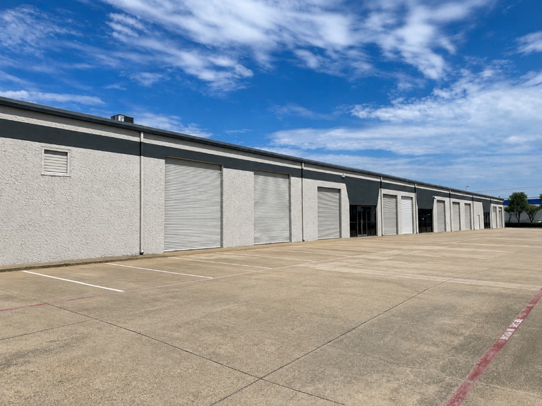 1110 W Harris Rd, Arlington, TX for lease - Building Photo - Image 1 of 21