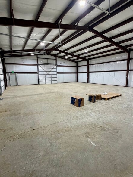 6870 Rendon Bloodworth, Fort Worth, TX for sale - Building Photo - Image 3 of 8
