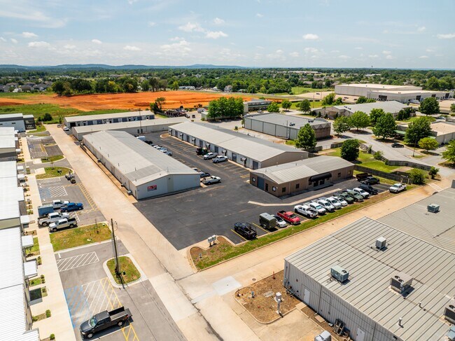 Plus de détails pour 2380 Worth Ln, Springdale, AR - Local d'activités, Industriel à louer