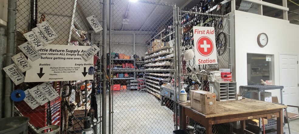 4882 English Towne Dr, Memphis, TN à louer - Photo du bâtiment - Image 2 de 30