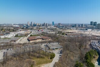 1125 Leslie St, Toronto, ON - Aerial map view