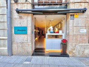 Retail in Tarragona, Tarragona for lease Interior Photo- Image 1 of 25